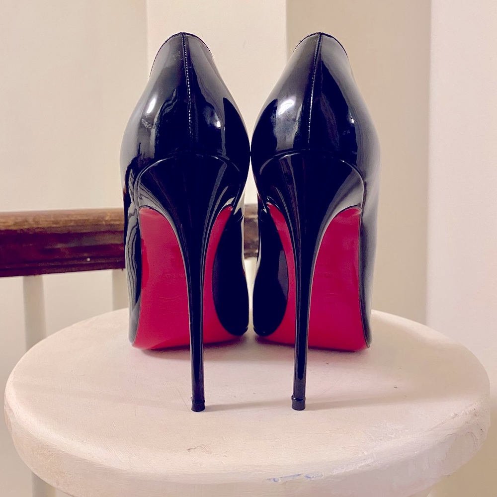 🎉 HOST PICK! 🎉 Christian Louboutin So Kate Black Pumps.